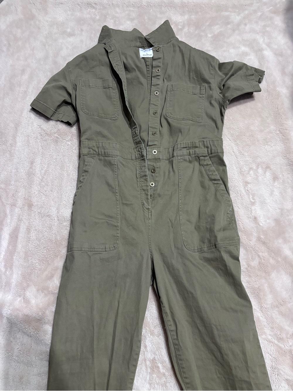 Celebrity Pink Olive Short-Sleeve One-Piece Jumpsuit